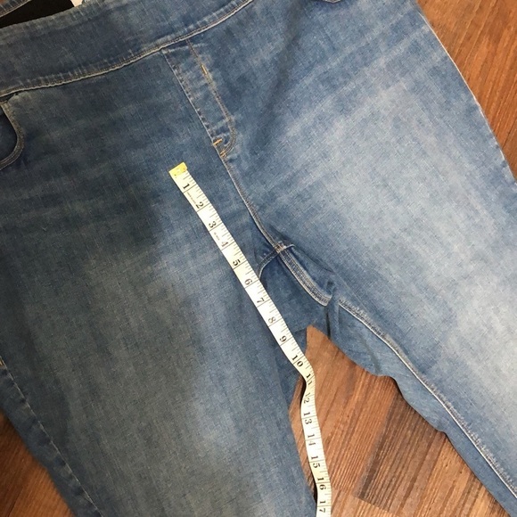 Old Navy Rockstar super skinny high rise capris - Picture 6 of 11